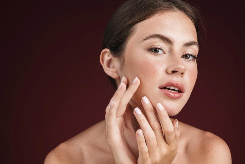 BB cream o base Younique para el rostro